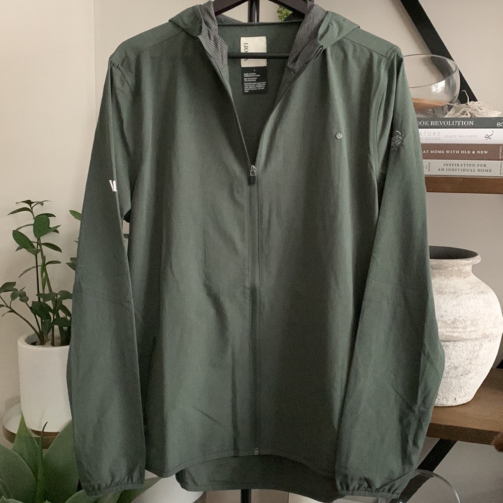 VUORI Outdoor Trainer Shell - Picture 3 of 15